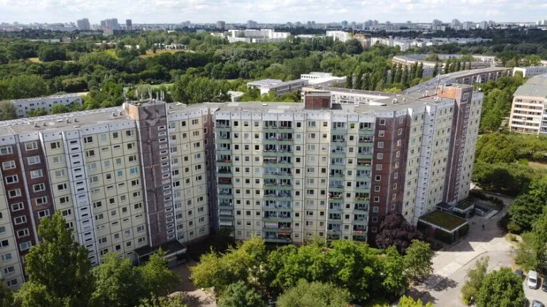 Immobilienangebot - Berlin - Alle - Investieren in Berlin: Vermietete 1-Zimmer-Wohnung mit Balkon
